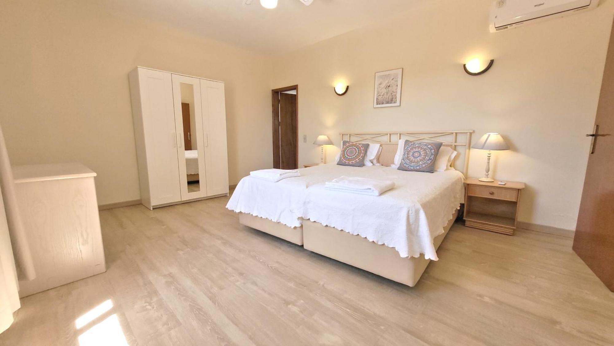 Walking Distance To The Centre - Snooker Table - Private Pool - 5 Bedrooms Куартейра Екстер'єр фото